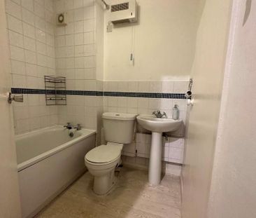 Studio to rent - Photo 6