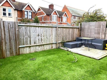 2 bedroom flat to rent - Photo 3