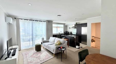 Flat Bush, 4 bedrooms - Photo 4