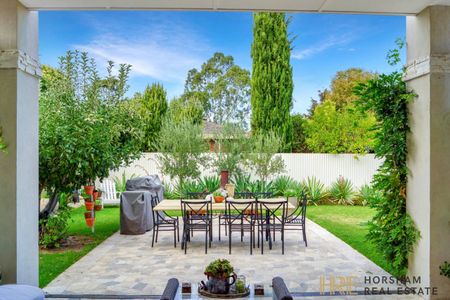 Fully Furnished Luxury Home - Photo 3