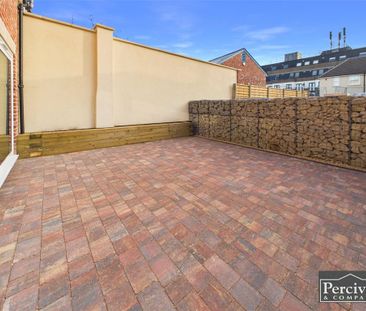 3 bedroom semi-detached house to rent - Photo 2