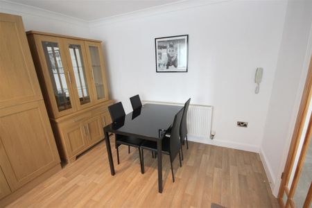 2 Bedroom Flat/Apartment To Let - Photo 4