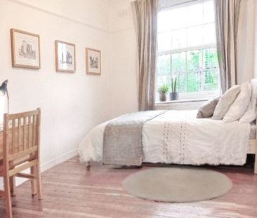 3 Bed Flat, Wenham House, SW8 - Photo 1