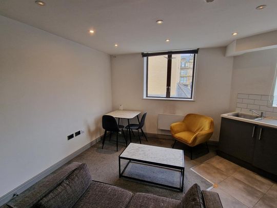 Studio to rent - Photo 1