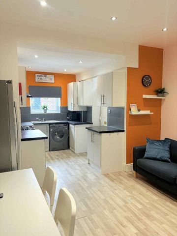 1 bedroom in a house share to rent - Photo 5