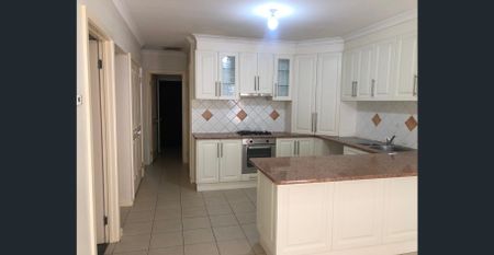 Family Home In The Heart Of Glenroy - Photo 5