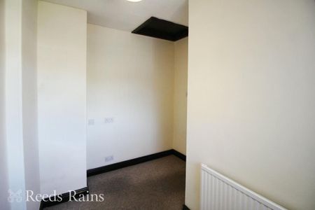 2 bedroom terraced house to rent - Photo 3
