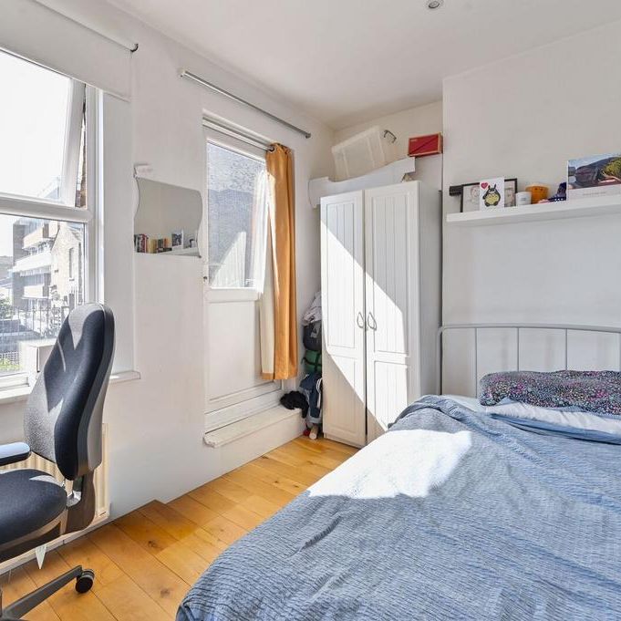 2 bedroom flat to rent - Photo 1