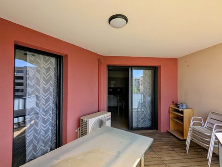 AIX LA DURANNE APPARTEMENT T2 MEUBLE TERRASSE ET GARAGE, - Photo 4