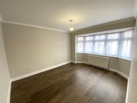 5 bedroom semi-detached house to rent - Photo 2