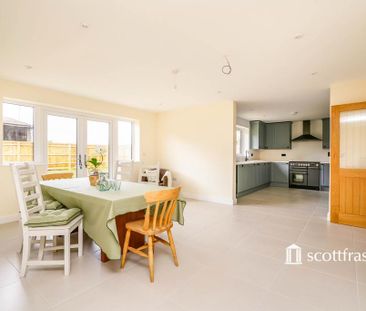 3 bedroom detached house to rent - Photo 2