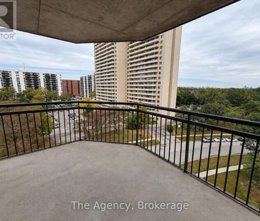 810 - 2200 SHEROBEE ROAD, Mississauga, Ontario, L5A3Y3 - Photo 2