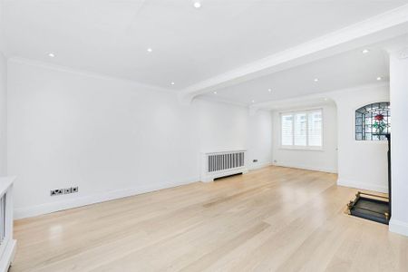 3 bedroom mews to rent - Photo 2