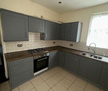 4 bedroom terraced house to rent - Photo 5