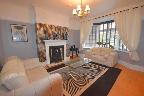 4 bedroom semi-detached house to rent - Photo 1