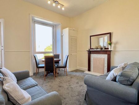 4 bedroom flat to rent - Photo 3