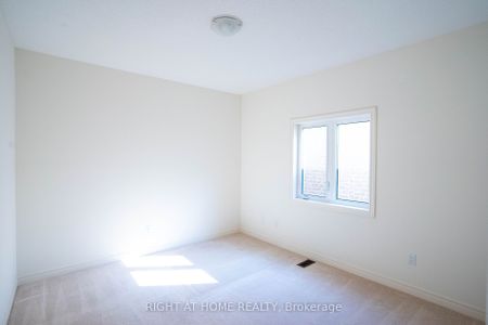 For Lease - 29 Boone Crescent, Vaughan, Ontario - Photo 5
