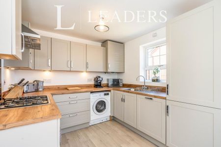 3 bedroom semi-detached house to rent - Photo 5