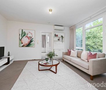 Bright, Spacious, and Beautiful - Photo 6