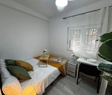 Calle Alhelí, Getafe, Community of Madrid 28903 - Photo 2