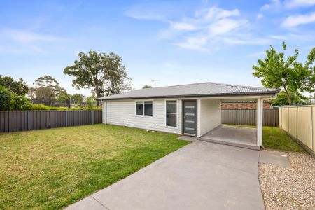 Impeccable Granny Flat with Own Driveway and Carport - Photo 2