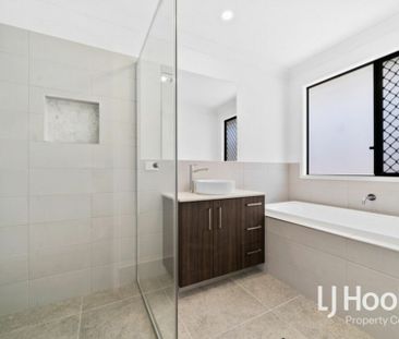 SLEEK & STYLISH NEAR NEW BUILD - GREAT SIZE BACKYARD! - Photo 5