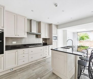 4 bedroom terraced house to rent - Photo 5