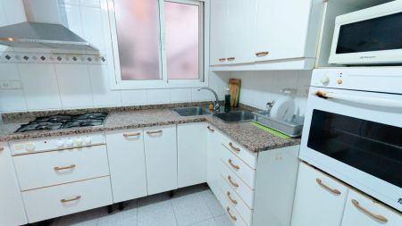 Room in a shared 5-bedroom apartment for rent in El Putget i Farró. - Foto 2