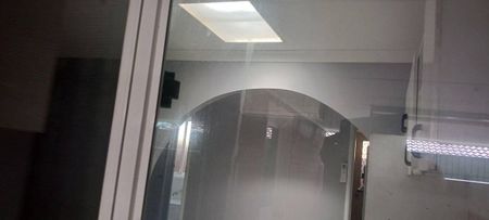 4 Bedroom ensuite bathroom garage - Photo 3