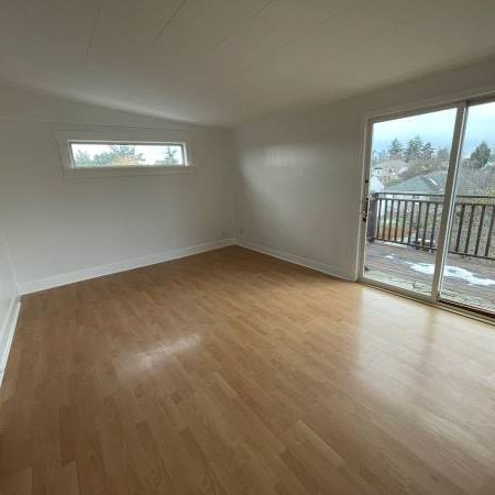 2 Bedroom Top Floor Suite in a Character Home - Utilities Included - Photo 1