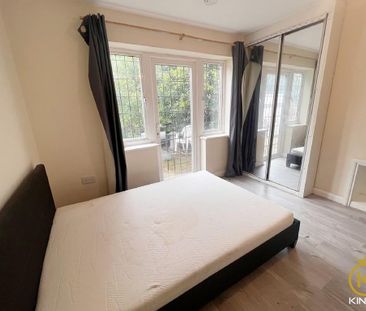 5 bedroom semi-detached house to rent - Photo 1