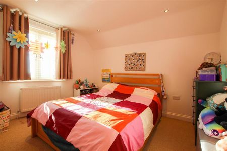 3 bedroom semi-detached house to rent - Photo 4