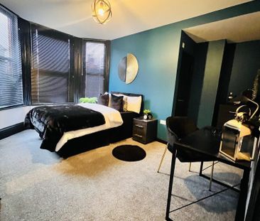 BEDROOM 6 – LARGE DOUBLE WITH ENSUITE - Photo 2