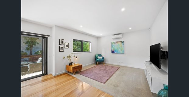 Stylish & Private 2-Bedroom Home - Photo 1