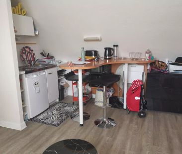 LA RICHE - Proche Place Ste Anne - Photo 2