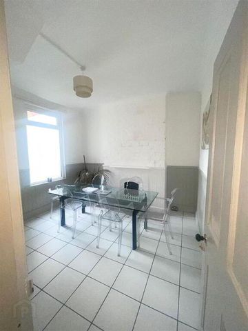 34 Oakland Avenue, Belfast, BT4 3BX - Photo 4