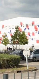 sedan proche commerce, piscine, lycée - Photo 3