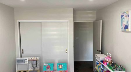 Well maintained 3 bedroom townhouse! - Photo 2