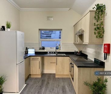 1 bedroom in a house share to rent - Photo 5