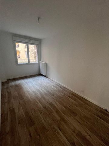 location Appartement T4 DE 85.8m² À BOBIGNY - Photo 2