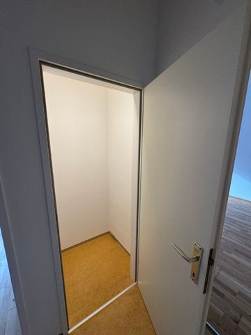 Zentral gelegene 3-Raum-Wohnung, extra Küche, im 4ten Stock mit Lift *nicht barrierefrei* - Foto 2