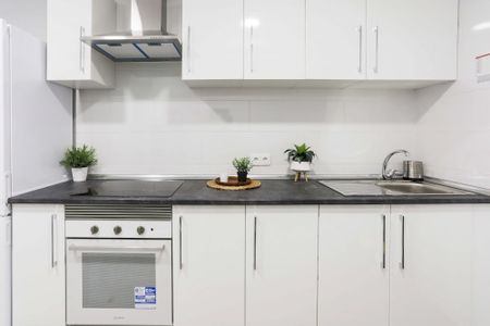 Large room in Galileo Street - Photo 2