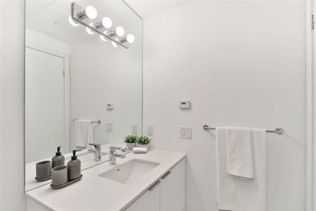 For Lease - 609 Avenue Road Unit# 306, Toronto, Ontario - Photo 4