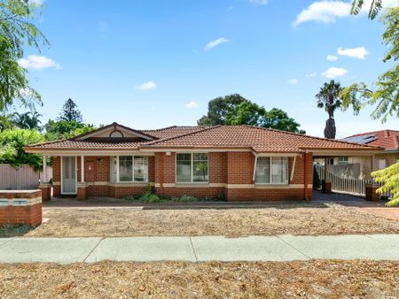 Perfectly Positioned Street Front Villa in Prime Location - Photo 5