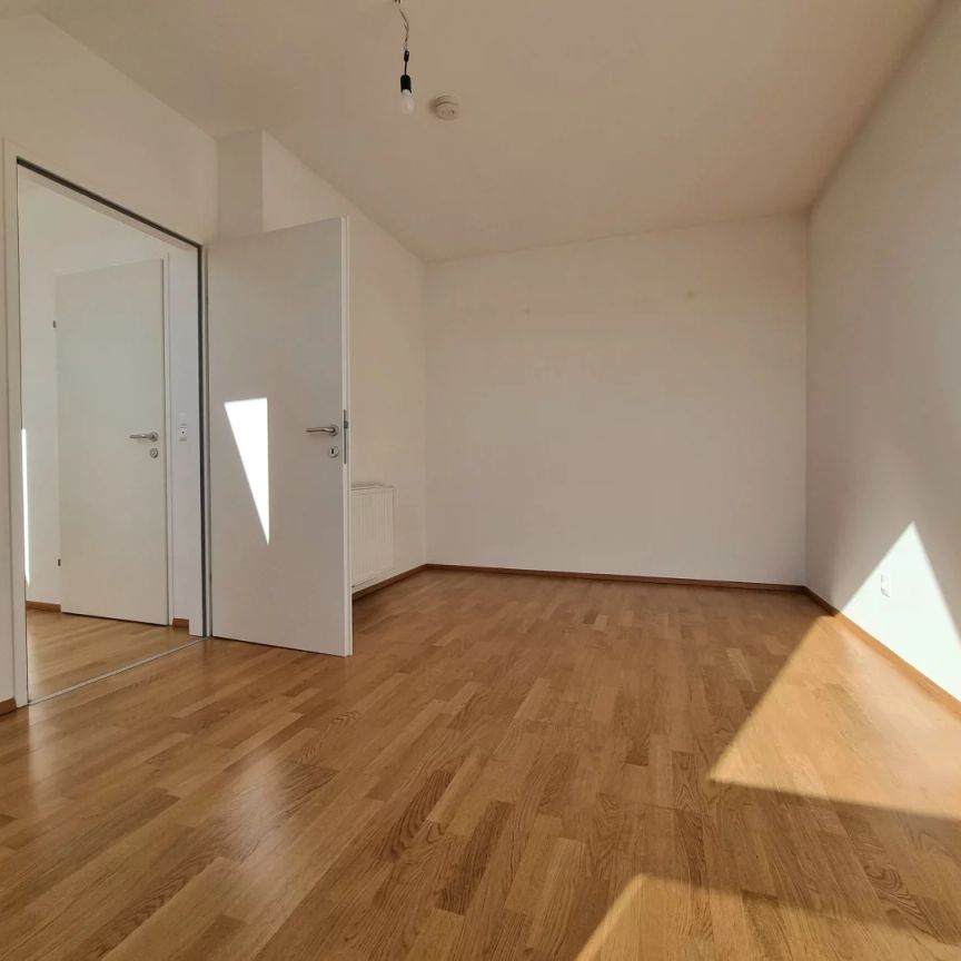 Traumhaftes Dachgeschoß-Refugium in St. Pölten - Großzügig, gepflegt und mit Balkon! - Photo 1