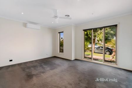 4 Bed, 2 Bath - Photo 3