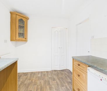 42 Avondale Street, Standish, Wigan, WN6 0LF - Photo 4