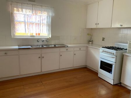 4/26 Leslie Road, Essendon VIC 3040 - Photo 4