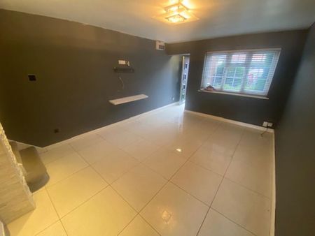 2 bedroom semi-detached house to rent - Photo 2