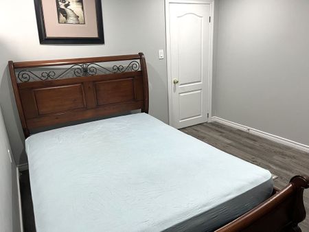 For Lease - 4 Brennan Road Unit# Room 1, Ajax, Ontario - Photo 4